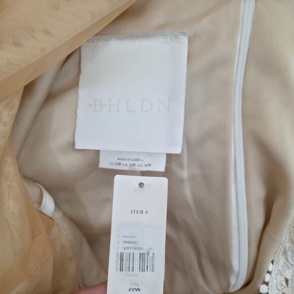 BHLDN Rish Haleh Flutter-Sleeve Lace V-Neck Fit & Flare Wedding Gown 22W NWT - Picture 14 of 14